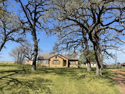 Grapeland Texas Home with Acreage for Sale in Houston County Farm & Hunt - image 1