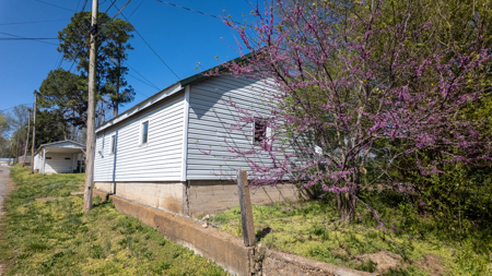 Home for sale in Town in Oregon County - image 7