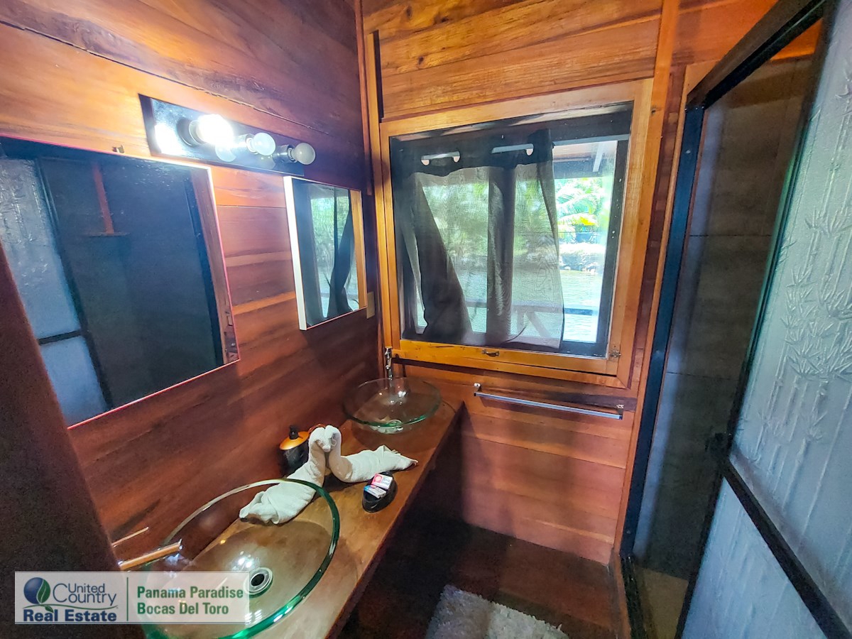 Overwater B&B & Restaurant — Isla Solarte, Bocas del Toro - 22