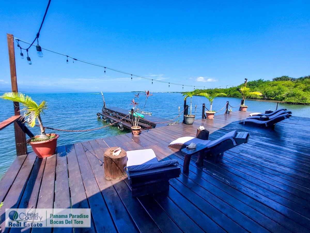 Overwater B&B & Restaurant — Isla Solarte, Bocas del Toro - 3