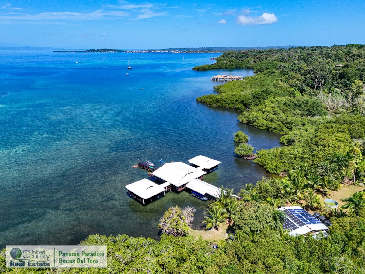 Overwater B&B & Restaurant — Isla Solarte, Bocas del Toro - 14