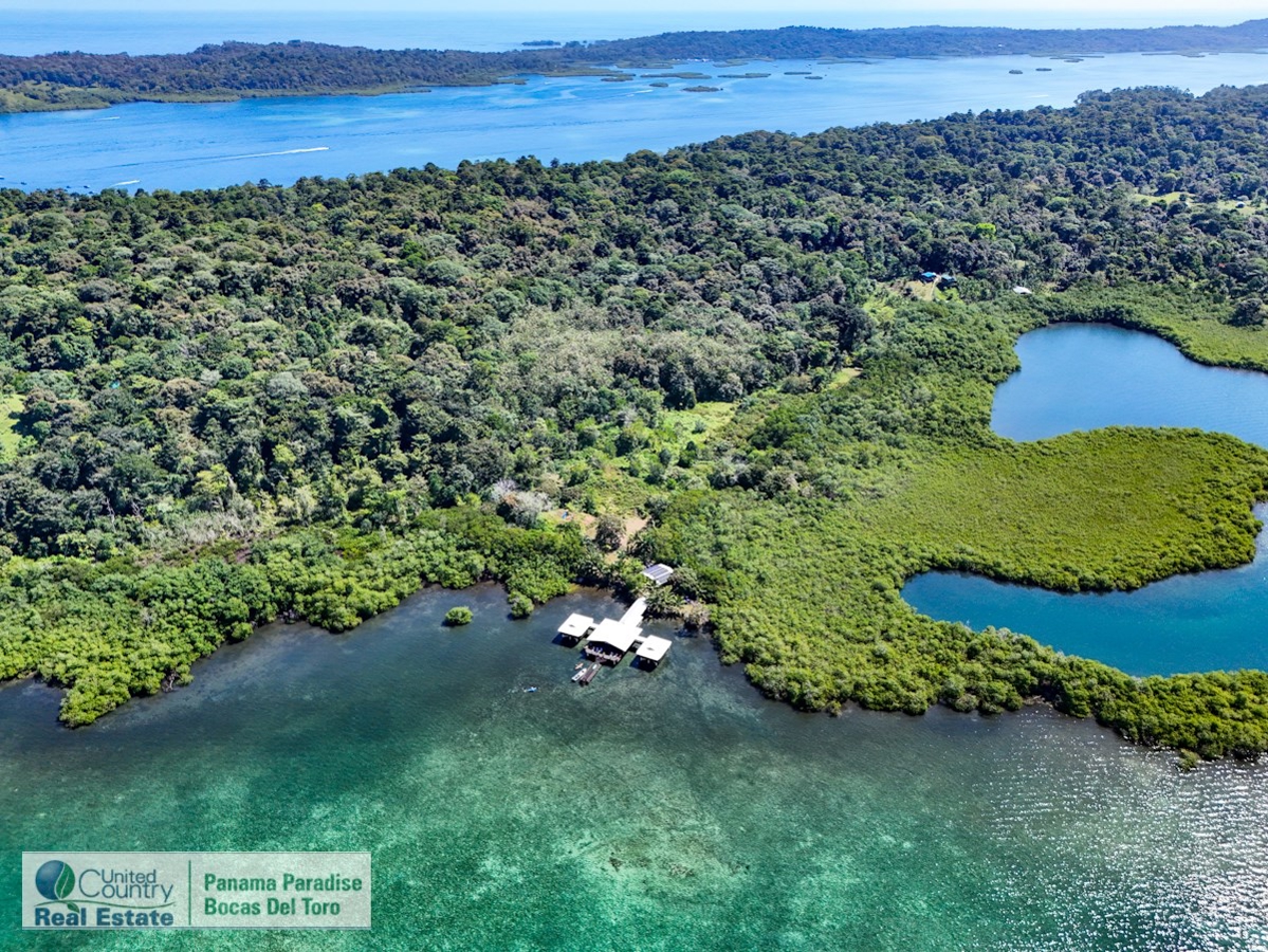 Overwater B&B & Restaurant — Isla Solarte, Bocas del Toro - 6