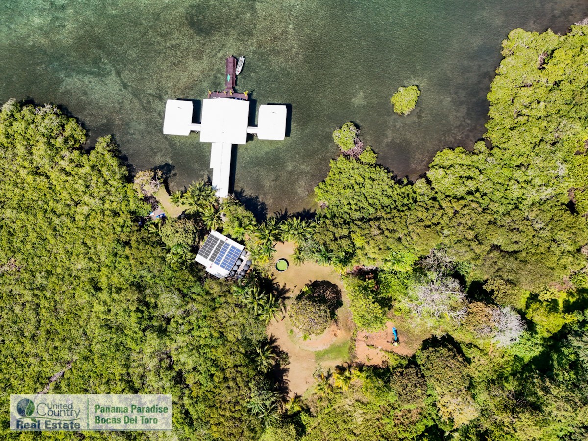 Overwater B&B & Restaurant — Isla Solarte, Bocas del Toro - 7