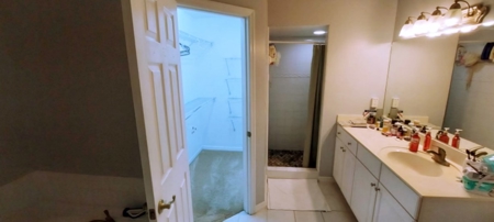 All brick 4 bed/2.5 bath home w/pool in desired neighborhood - image 15