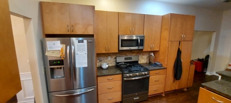 All brick 4 bed/2.5 bath home w/pool in desired neighborhood - image 14