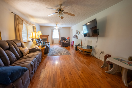 East Tennessee Retreat Hancock County Sneedvillle Country Home and Acreage for Sale - image 10