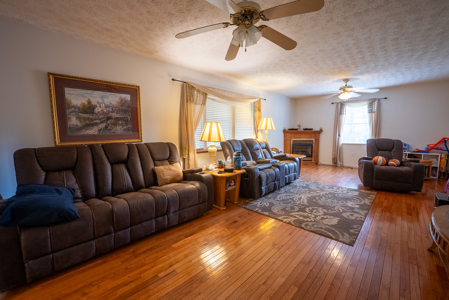 East Tennessee Retreat Hancock County Sneedvillle Country Home and Acreage for Sale - image 9