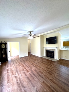 Kerr Lake Dream Home: 1344 sq ft of Small-Town Charm & Luxury - image 6