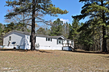 Expansive 23+ Acre Country Home for Sale in Bennettsville, SC - image 2