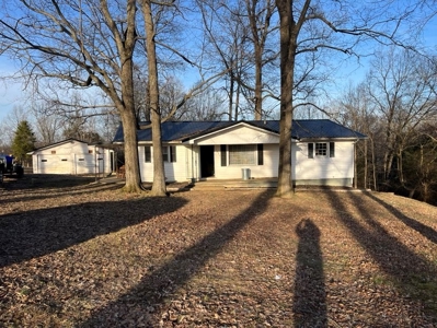 Country Home for sale in Allen County, Kentucky - image 1