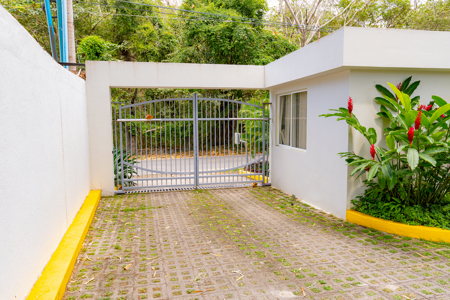Spectacular 4-Bedroom Oceanfront Apartment In Farallon, Panama - image 33