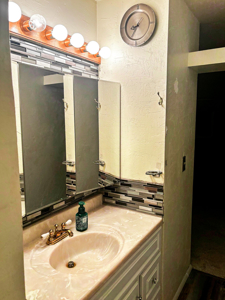 4 Bedroom 3 Bathroom on 3.62 Acres in Lewistown, Montana - image 3