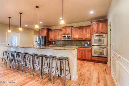 Stunning Country Retreat with Mountain Views in Tieton, WA - image 13