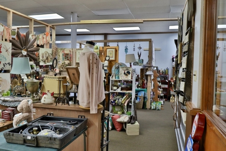 Picker's Mall / Peddlers Market for Sale in Bradford, TN - image 23