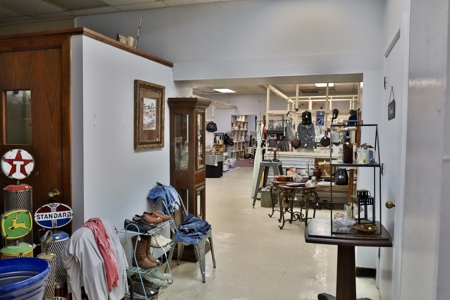Picker's Mall / Peddlers Market for Sale in Bradford, TN - image 6