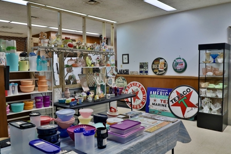 Picker's Mall / Peddlers Market for Sale in Bradford, TN - image 21