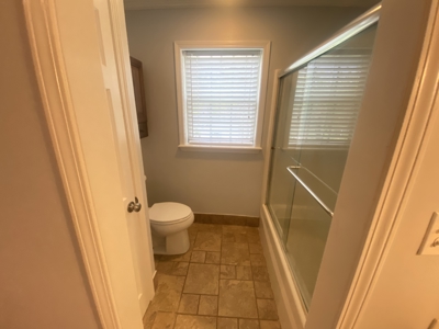 Lake View Home With Deck And Fireplace For Sale In Tennessee - image 14