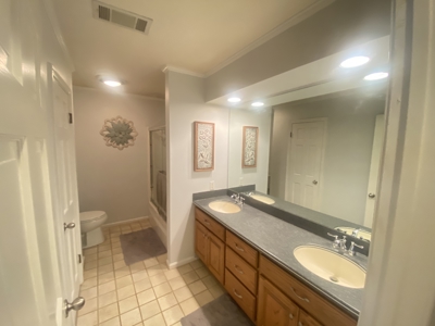 Lake View Home With Deck And Fireplace For Sale In Tennessee - image 12