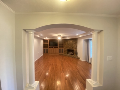 Lake View Home With Deck And Fireplace For Sale In Tennessee - image 2