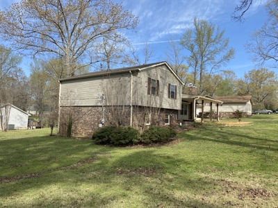 Lake View Home With Deck And Fireplace For Sale In Tennessee - image 38