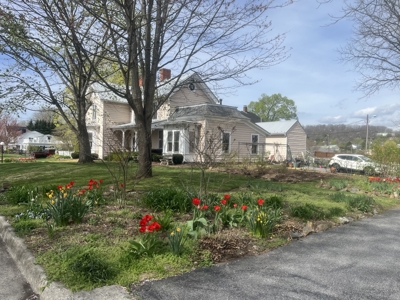 Historic In Town Home For Sale In Wytheville VA - image 3