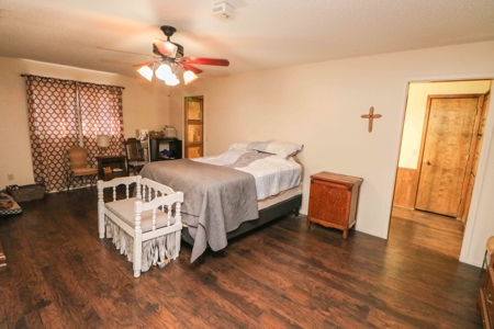 PERFECT Country Property! 4 bedroom Home w/ACREAGE and a BARN - image 4
