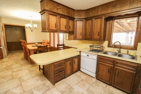 PERFECT Country Property! 4 bedroom Home w/ACREAGE and a BARN - image 17