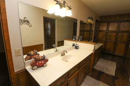 PERFECT Country Property! 4 bedroom Home w/ACREAGE and a BARN - image 5