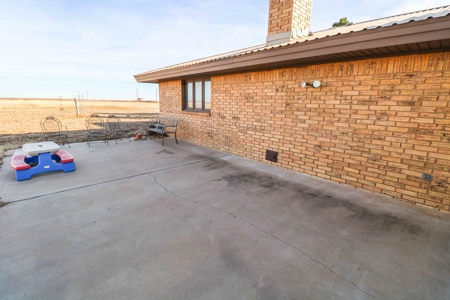 PERFECT Country Property! 4 bedroom Home w/ACREAGE and a BARN - image 27