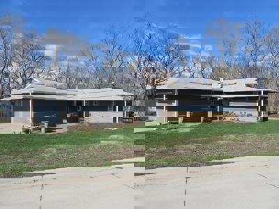 Home For Sale In Missouri Valley Iowa - image 1