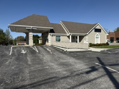 Prime Commercial Building & Lot, Multi-Purpose, Income Producing - image 2