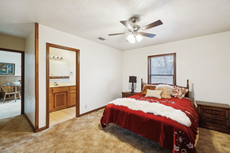 Small acreage with 2 homes at auction! - image 21