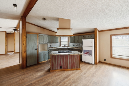 Small acreage with 2 homes at auction! - image 31