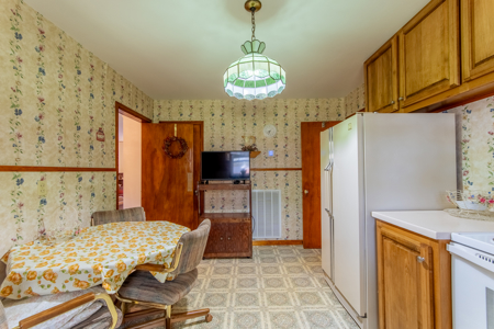 Brick Home for Sale near Hospital in Milan, Tennessee - image 8
