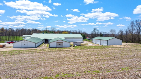Equestrian Farm With Acreage For Sale in Knox County Ohio - image 1