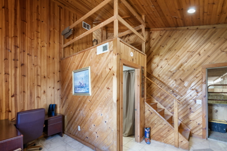 Equestrian Farm With Acreage For Sale in Knox County Ohio - image 14