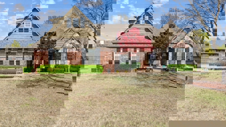 Pryor, Oklahoma Home in Town For Sale - image 1
