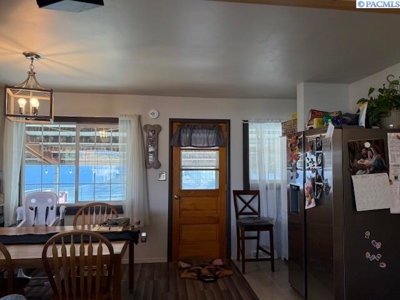 1972 Split Level 3 bed, 2 bath Home For Sale In La Crosse, WA - image 5