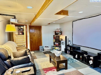 1972 Split Level 3 bed, 2 bath Home For Sale In La Crosse, WA - image 12