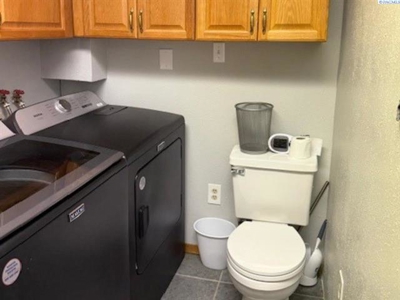 1972 Split Level 3 bed, 2 bath Home For Sale In La Crosse, WA - image 17