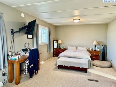 1972 Split Level 3 bed, 2 bath Home For Sale In La Crosse, WA - image 6