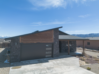 Modern Home in a Country Setting, Close to town amenities - image 3