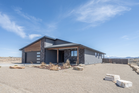 Modern Home in a Country Setting, Close to town amenities - image 30