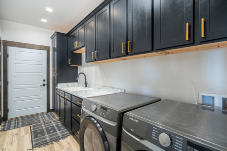 Modern Home in a Country Setting, Close to town amenities - image 19