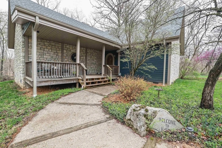 Country Home & Vineyard for Sale in in Ellettsville, IN - image 2