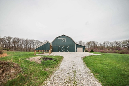 Country Home & Vineyard for Sale in in Ellettsville, IN - image 17