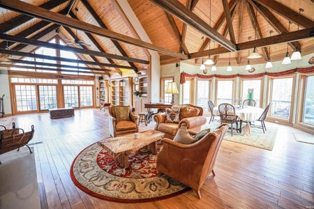 Country Home & Vineyard for Sale in in Ellettsville, IN - image 5