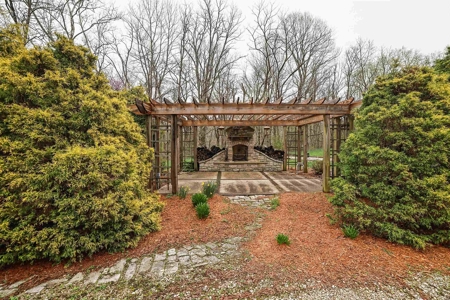 Country Home & Vineyard for Sale in in Ellettsville, IN - image 34