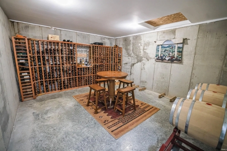Country Home & Vineyard for Sale in in Ellettsville, IN - image 28