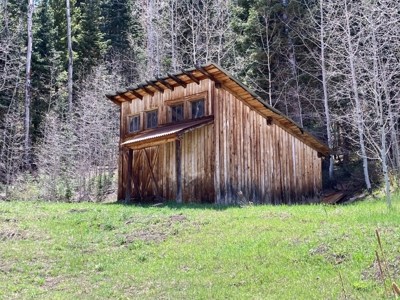 Horse-Friendly Colorado Mountain Property with Barn and Epic View - image 35